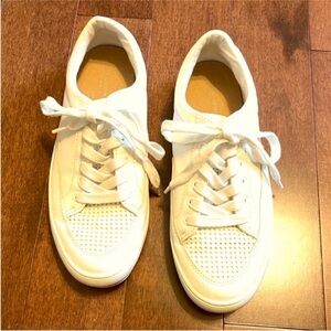 Banana Republic White Runners size 7